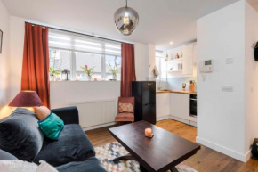 The Nook Tower Bridge- Sleeps 4 with free WIFI
